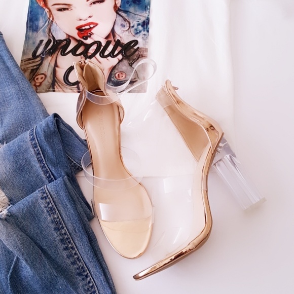 Shoes - •FREE WITH PURCHASE• Was $40 Rose Gold Heels